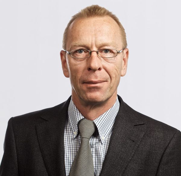 Lutz Siol, Rechtsanwalt, D.E.A. – Maîtrise en droit, Berlin