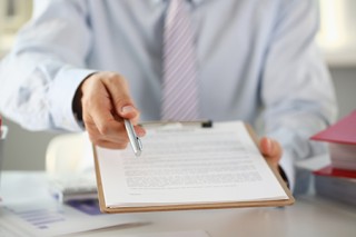 Foto: Ivan-balvan - iStock.com - Share Deal oder Asset Deal – beim Unternehmenskauf die grundsätzliche Frage