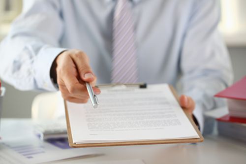 Foto: Ivan-balvan - iStock.com - Share Deal oder Asset Deal – beim Unternehmenskauf die grundsätzliche Frage