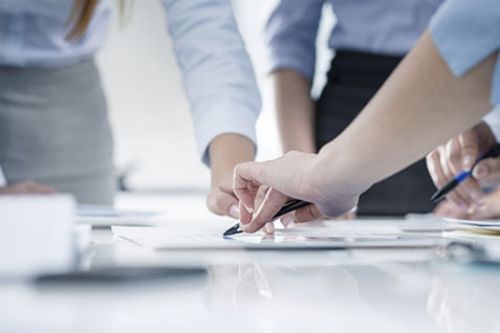 Foto: hoozone - iStock.com - Abgrenzung freiberufliche Tätigkeit und Gewerbe